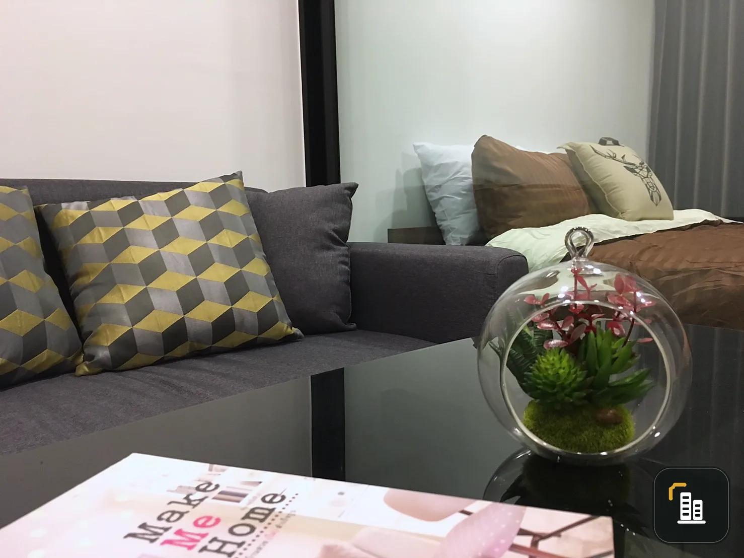 New room, 1 bed, cute decoration Ready to move in. 25 square meters. Rental price is only 12,000 baht.