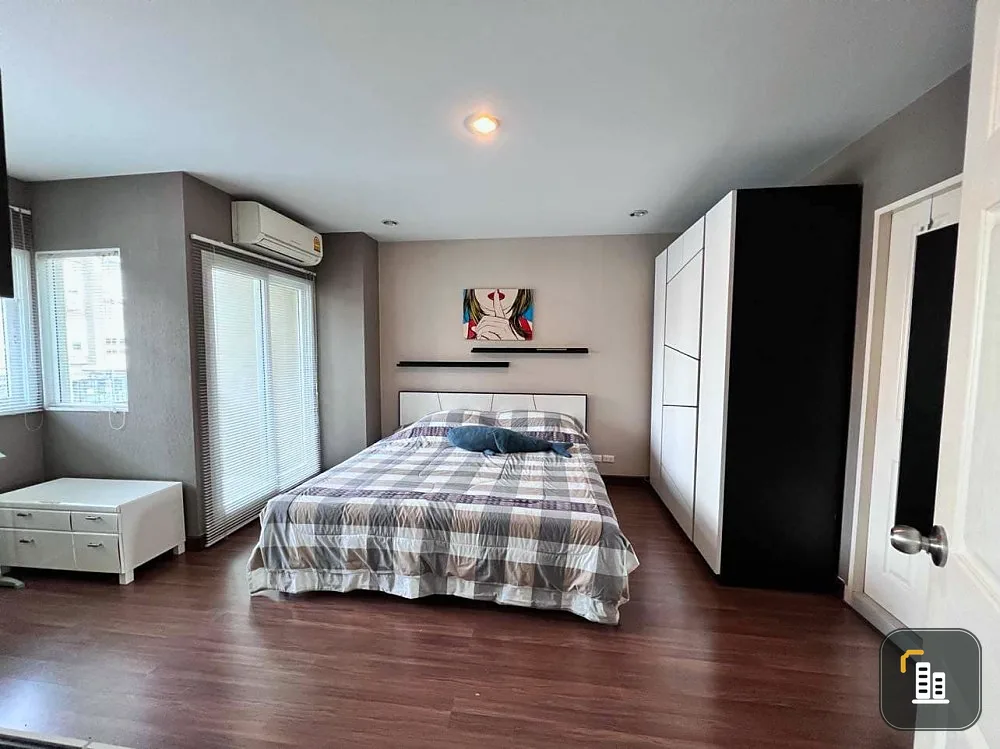 Sell The Trend condo 1 bedroom, 1 bathroom with fully furnished. Carry your bags and move in right away. Book now.