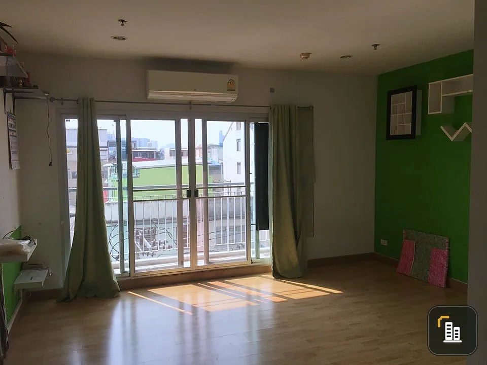 For sale, The Parkland Taksin-Thapra, 4th floor, Building A, spacious room, nice to live in, plus a very good price for your heart. Book now.
