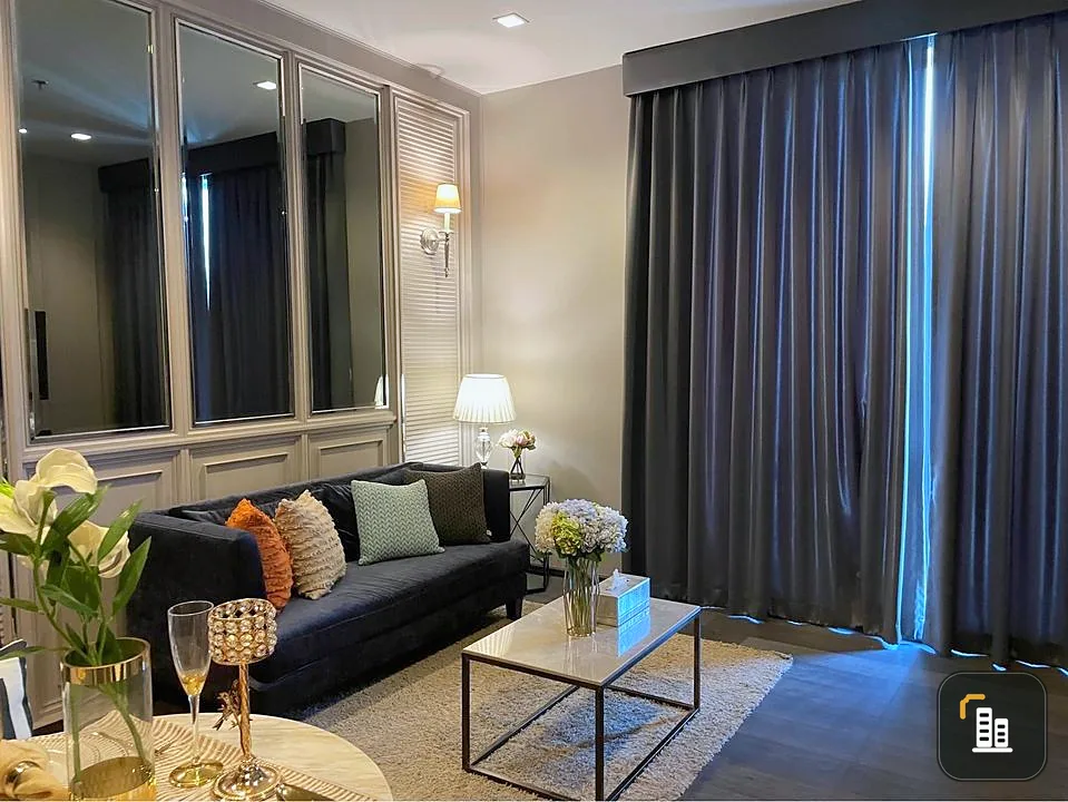 Condo for rent, Edge by Sansiri, Sukhumvit 23, 19th floor, corner room, very private. The decoration is very nice. Hurry up to reserve.