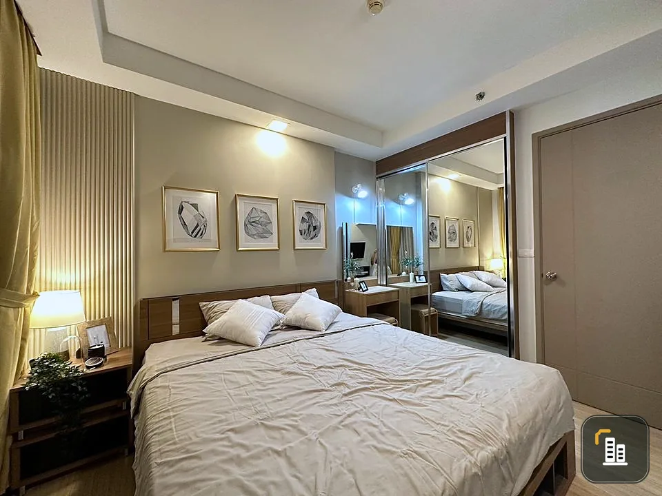 For rent, True Thonglor, 18th floor, beautiful room, fully furnished, can say that it's very nice to live in. Book now, don't wait.