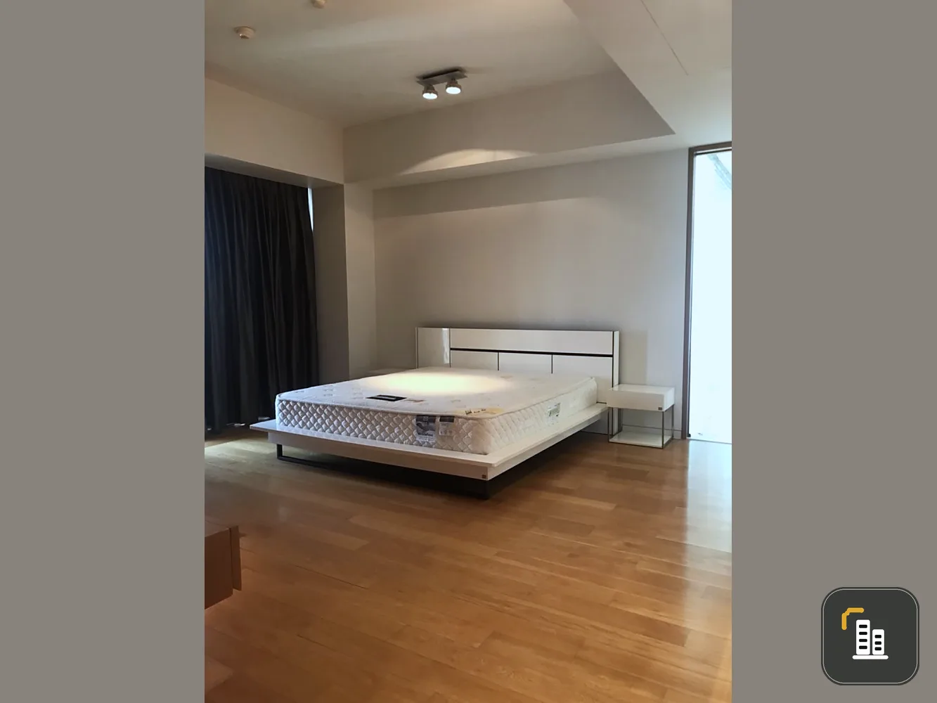 The Met condo for sale, the most spacious room Feel at home complete facilities Good like this. Hurry up to reserve.