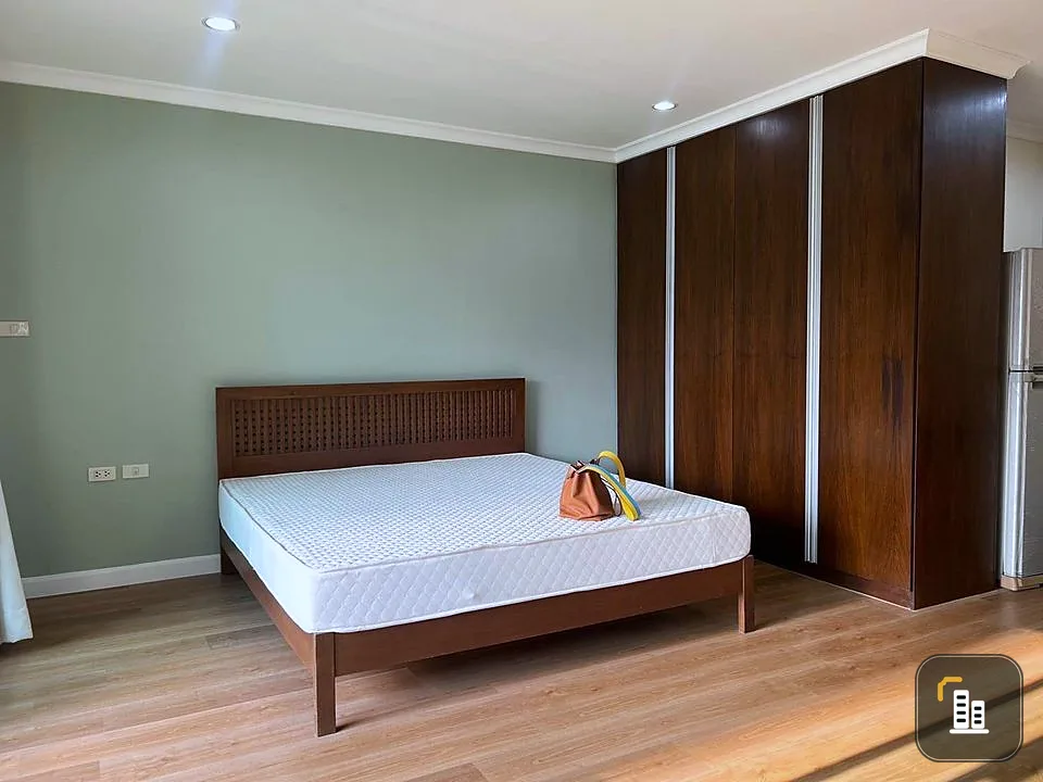 For rent, Grand Park view Asoke, the most spacious room. Great built-in decoration Got the most beautiful view You can reserve first.