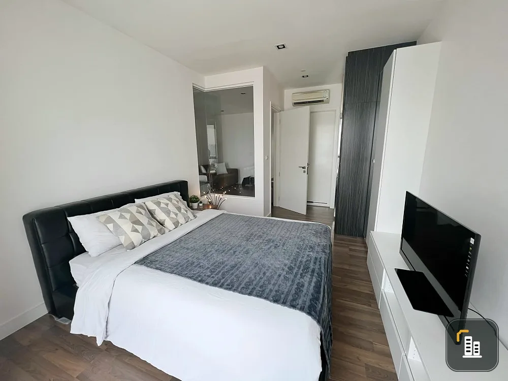 For rent, The Room Sukhumvit 62, spacious room, very nice decoration, 19th floor, very good view, not blocked, book now, hurry up.