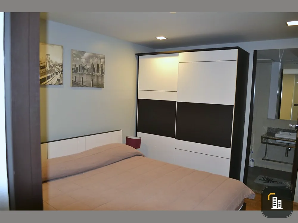 For rent!! Condo Quad Silom, Room No. 63/39, 5th floor, fully furnished. Ready to move in. Hurry up to reserve now!!