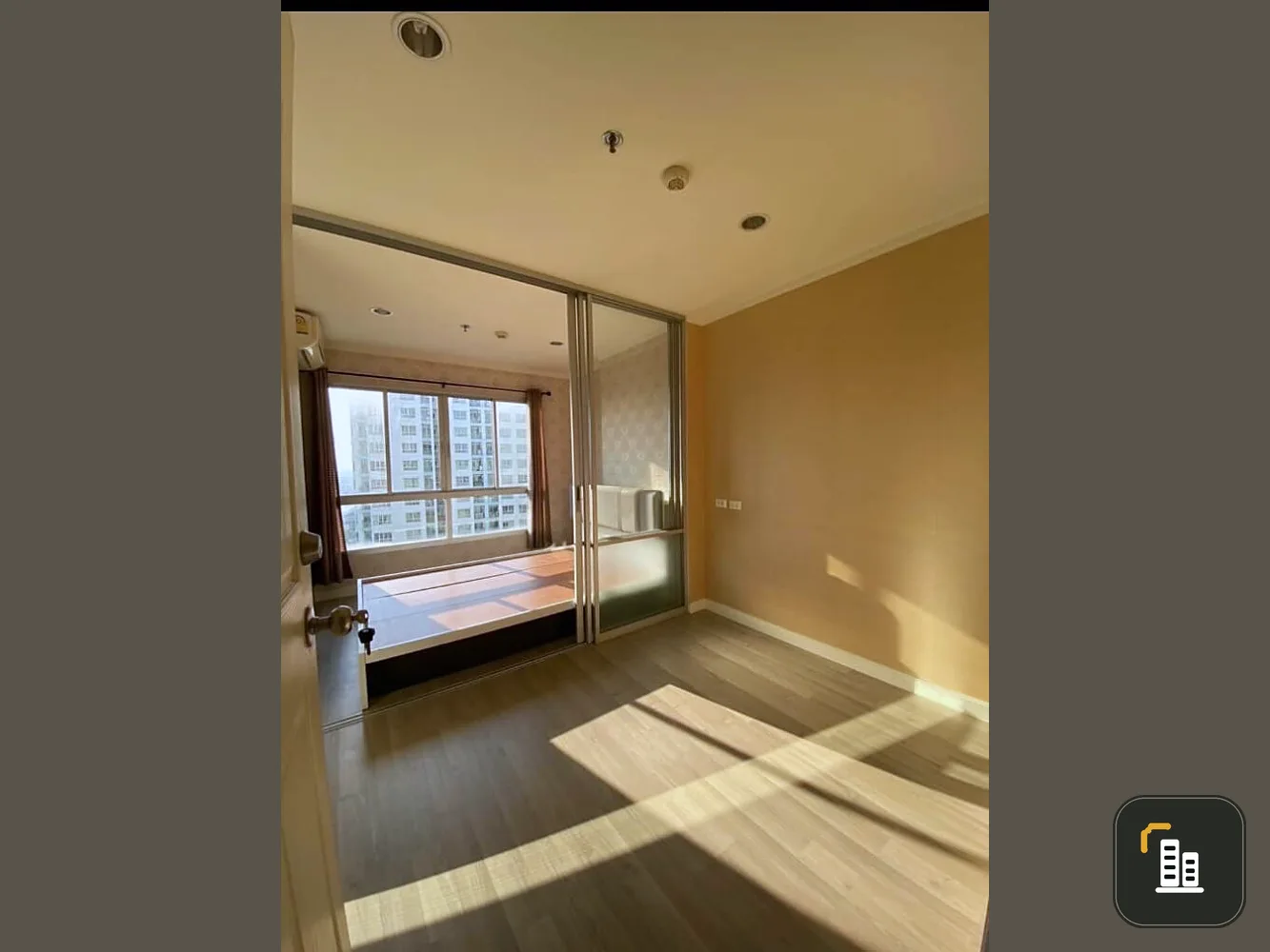 For sale, Lumpini Ville Chaengwattana-Pak Kret, 28th floor, has a high view, comes at a great price, good investment, stay by yourself, buy it now.