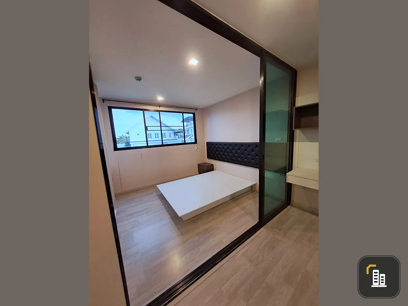 For sale, The Privacy Pracha Uthit - Suksawat, 4th floor, spacious room, separated into sections, can say that it's very nice.