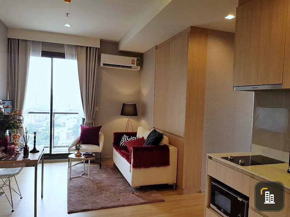 Condo for sale, M Jatujak, Simplex room, 15th floor, has a lot of usable space. It's good to buy and live by yourself. It's great to invest. Don't mis