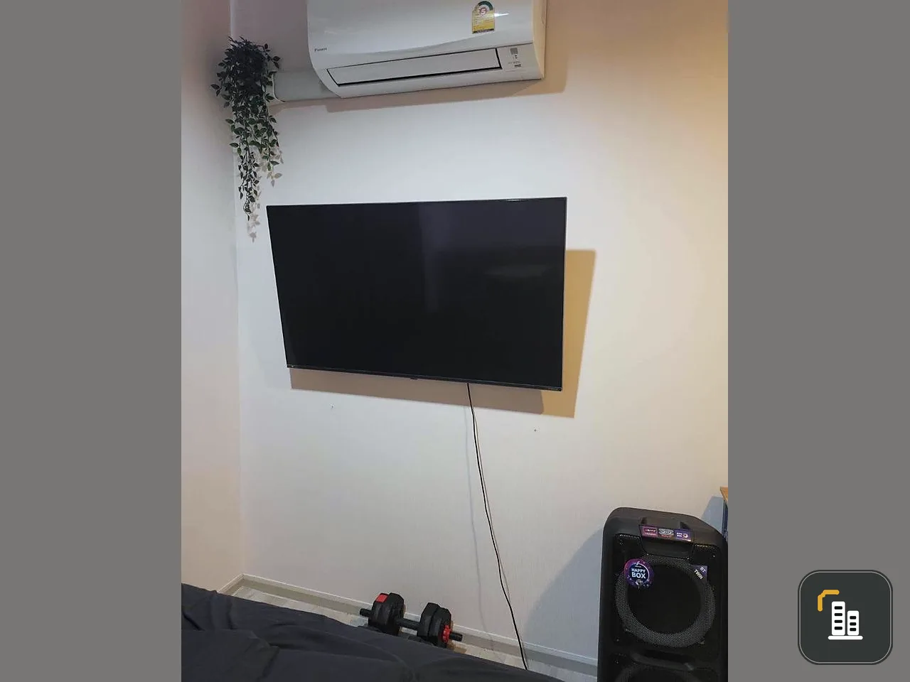 Sell Plum Condo, Central Station, decorated with good furnishings + complete set of electrical appliances, good price, book now.