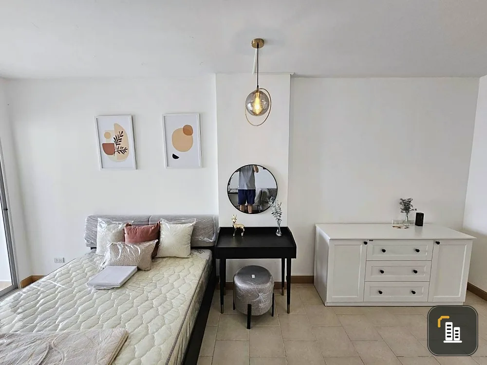 Condo for sale City Home Ratchada-Pinklao minimalist white room Comes with complete facilities Don't hesitate to reserve now.