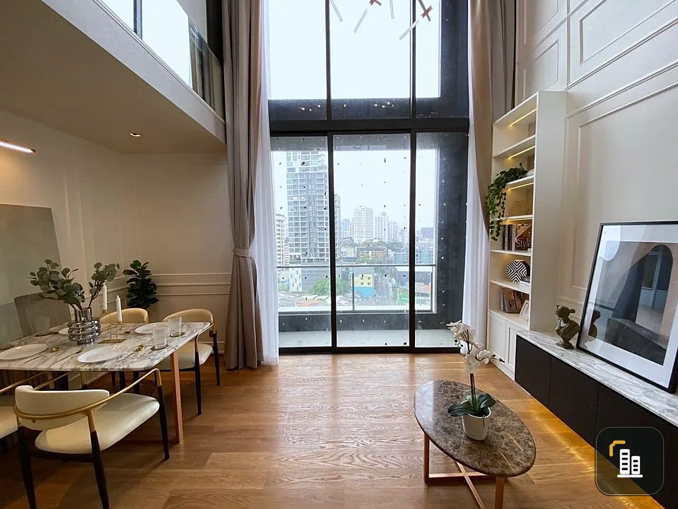 For RENT BEATNIQ SUKHUMVIT 32, DUPLEX room, very spacious, beautifully decorated, luxurious, very livable, book now.