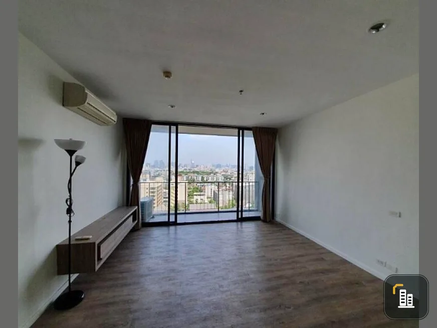 Selling The Issara Ladprao, brand new room. complete electrical appliances Clear view, no buildings to block Let's be the owner!
