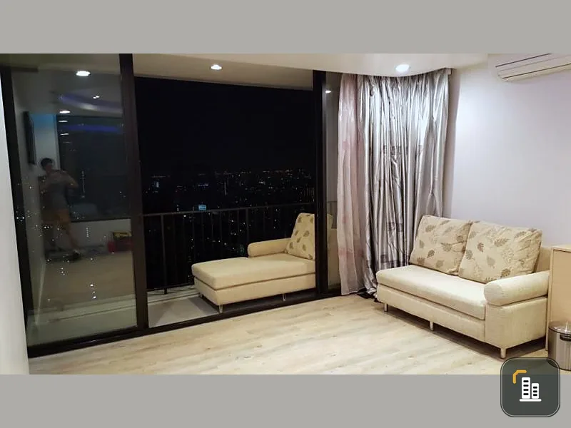 Selling The Issara Ladprao, corner room, very beautiful view, the room is hard to find too. The interior is completely refurbished. Book now. If you are slow, you will miss it!