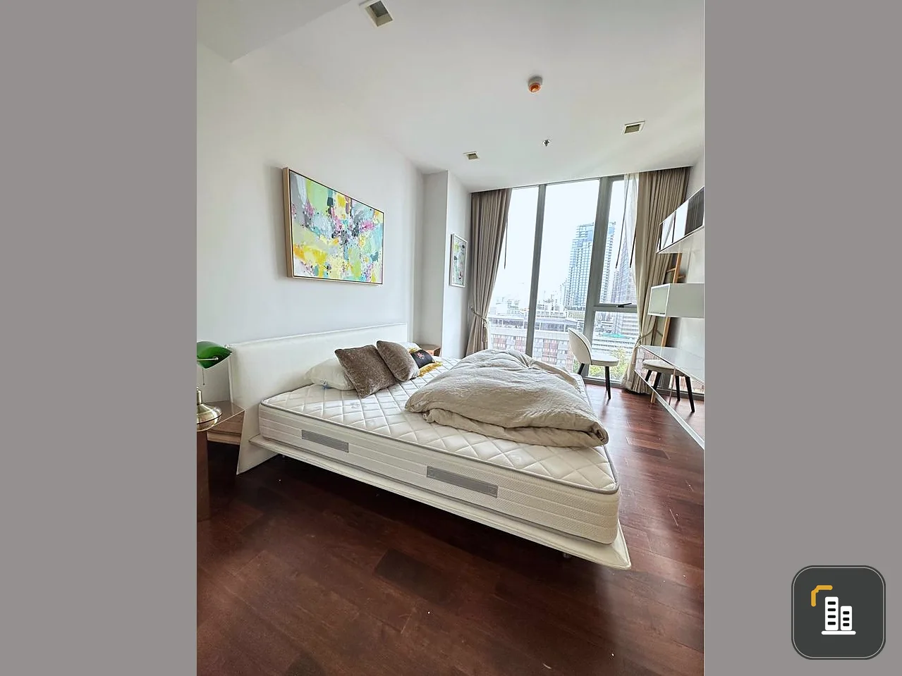 Condo for rent, Hyde Sukhumvit 11, nice room, spacious size, soft tones, complete electrical appliances, don't miss it.