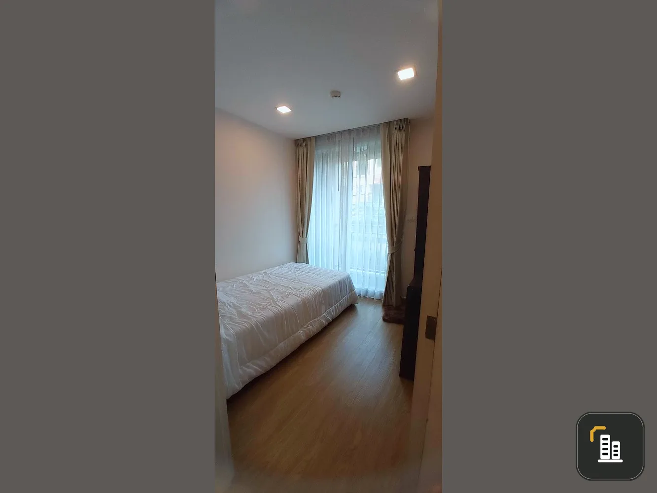 The Light new york is fully furnished. Fully furnished + electrical appliances Book now. Don't miss it.