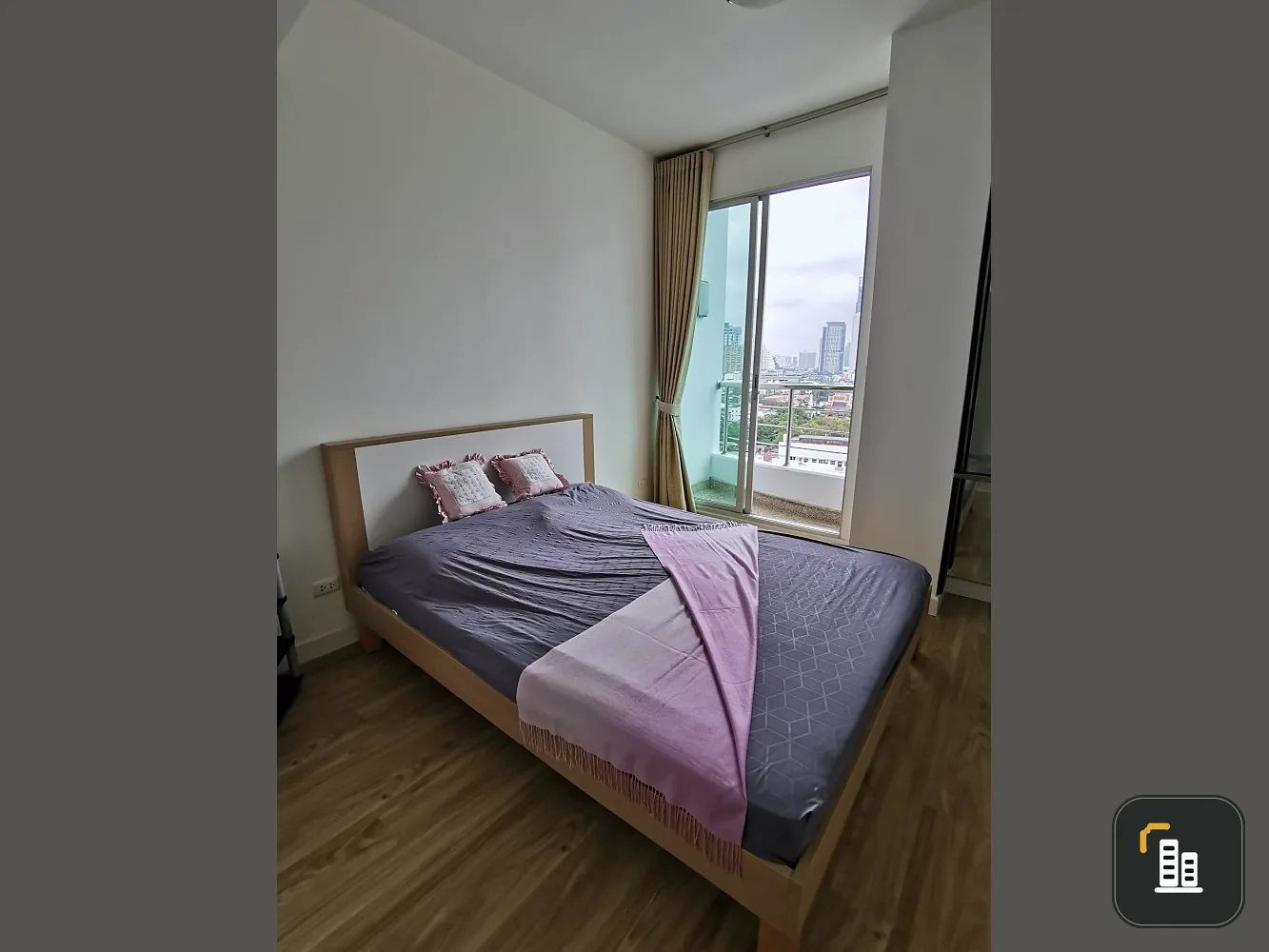 For sale Supalai River Place, 14th floor, beautiful view, spacious room, inviting, comes with full decoration, book now.