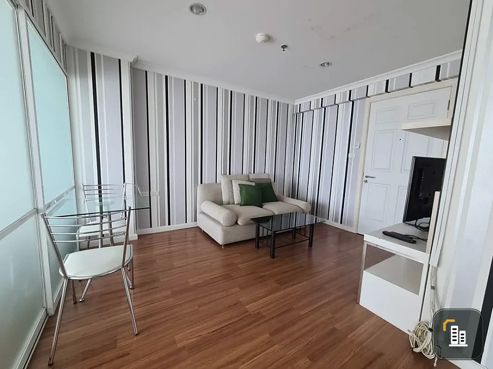 Sell and rent lumpini suite Pinklao nice decoration room Install wallpaper in the whole room. Affordable price. Don't miss it.