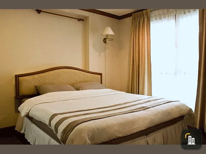 Condo , Silom City Resort, fully furnished and electrical appliances. Only one bag can go in.