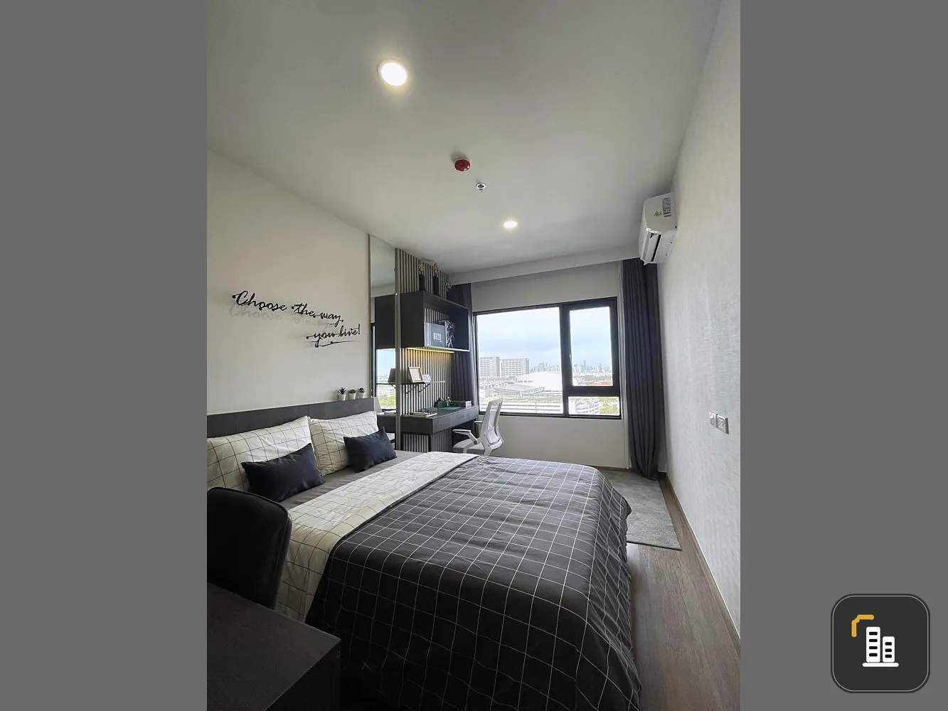 Sale down payment, The Livin Phetkasem 27, floor 12A, pool view The most popular middle Partitioned room. Hurry up to reserve.