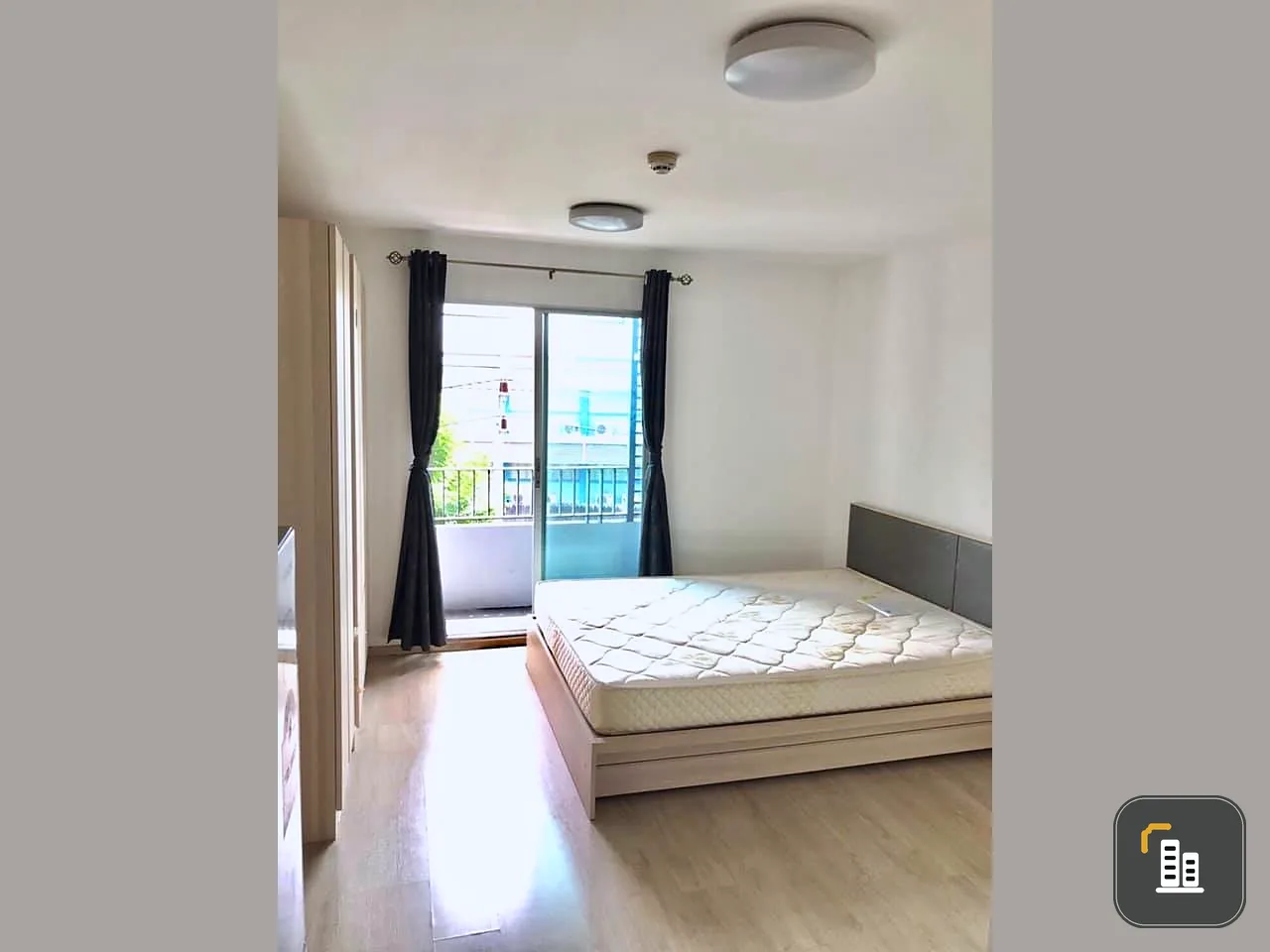 Sell Elio Del Rey, outside view, fully furnished affordable price Don't just look at it, hurry up and reserve it.