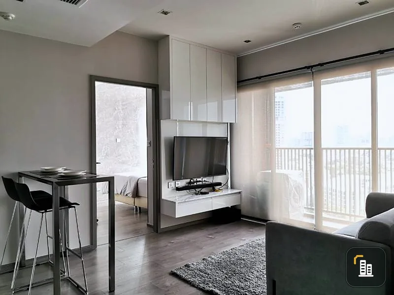 sell!! Condo Whizdom Avenue Ratchada-Ladprao, 2 bedrooms, 2 bathrooms, airy view, comfortable MRT, next to the condo too. Urgent!!