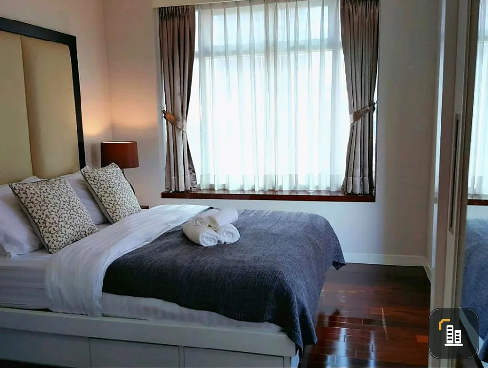 For rent, Circle Condominium, nice room, large sofa, very comfortable sitting. You won't be disappointed for sure.