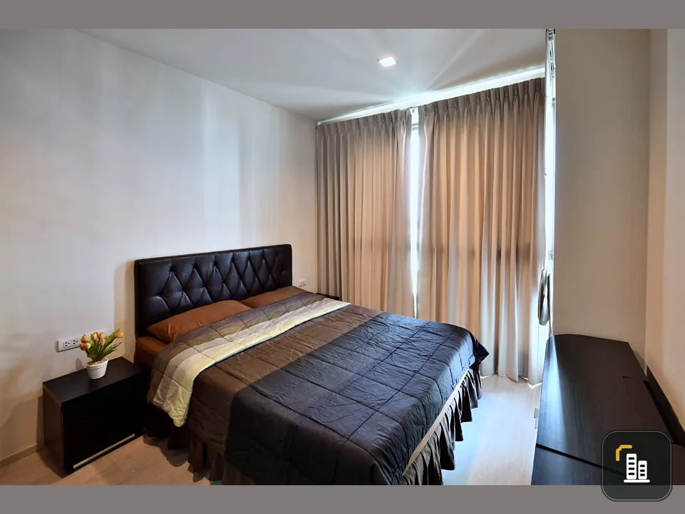 Condo for rent, Rhythm Sukhumvit 44/1, beautiful pool view, convenient transportation, good location, worth investing, don't miss it!!