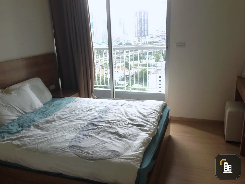 Condo for rent, Rhythm Sukhumvit 50, nice room with good wallpaper. Good price like this. Don't let it slip away.