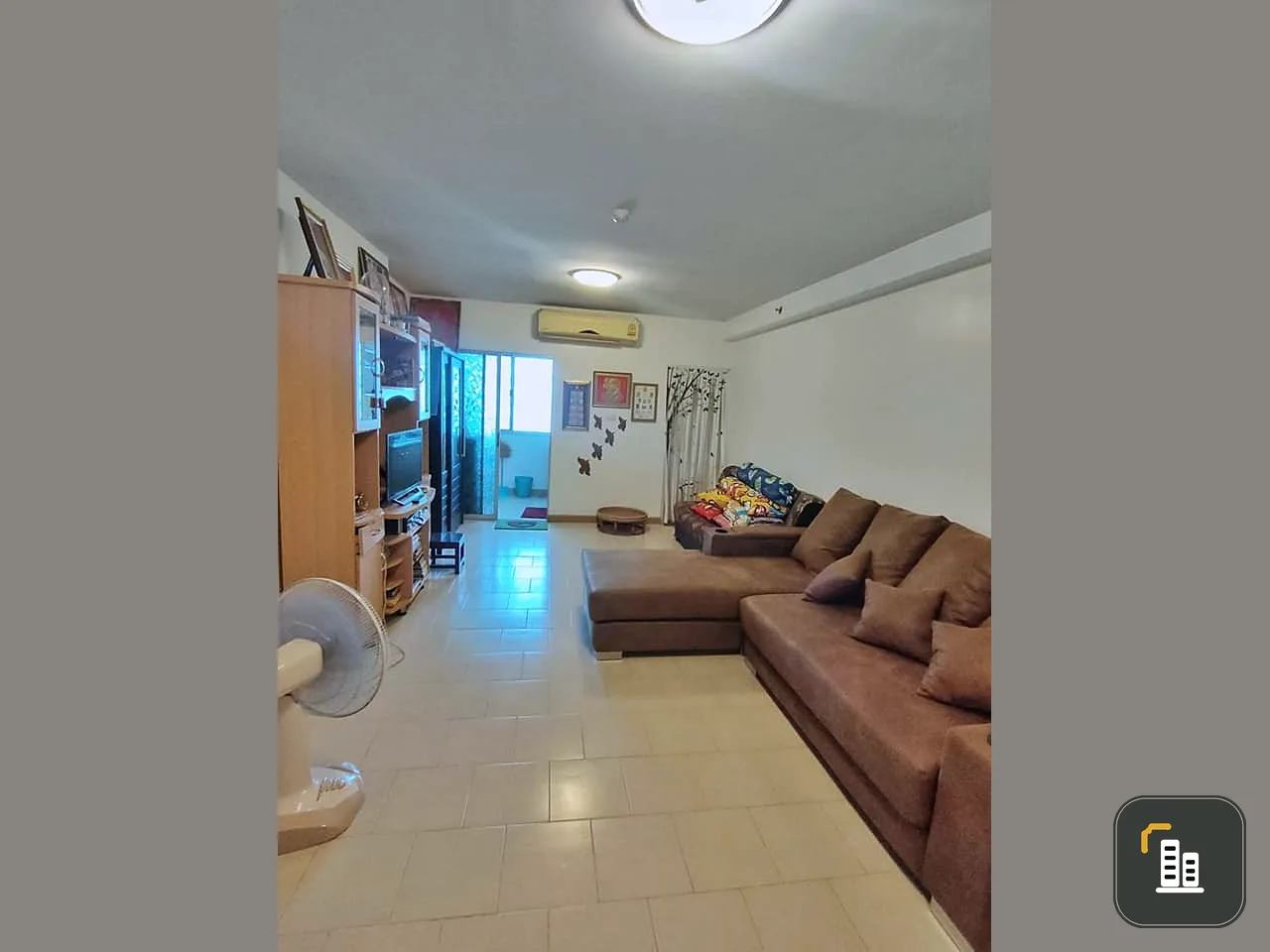 Sell City Home Ratchada-Pinklao, 10th floor, STUDIO room, large leather sofa, very comfortable to sit on, book now.