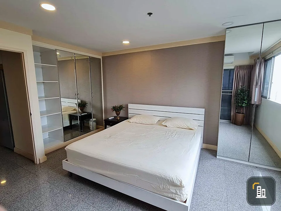 For rent, The Waterford Diamond, Sukhumvit 30/1, 29th floor, river view, comes fully furnished, book now.