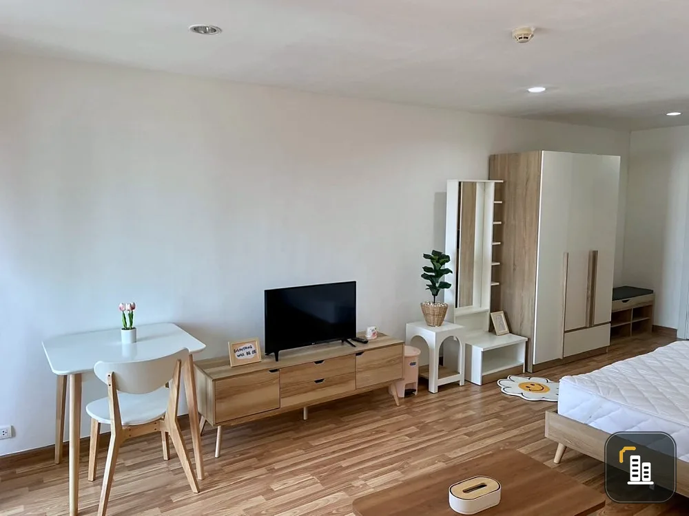 Selling Regent Home 20, Prachachuen 16, fully furnished. Decorated in a minimalist style, very nice to live in. Book first come first serve.