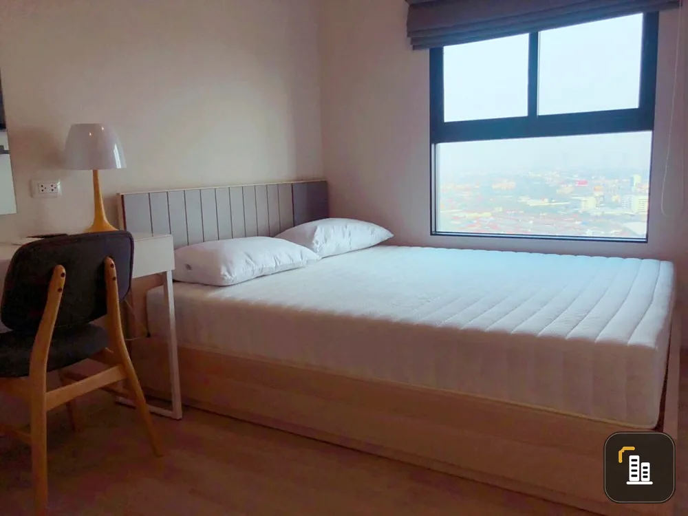 Plum Condo Central Station Phase 1 for rent, ready to move in, 32nd floor, high view, hurry to book before you miss the good stuff.