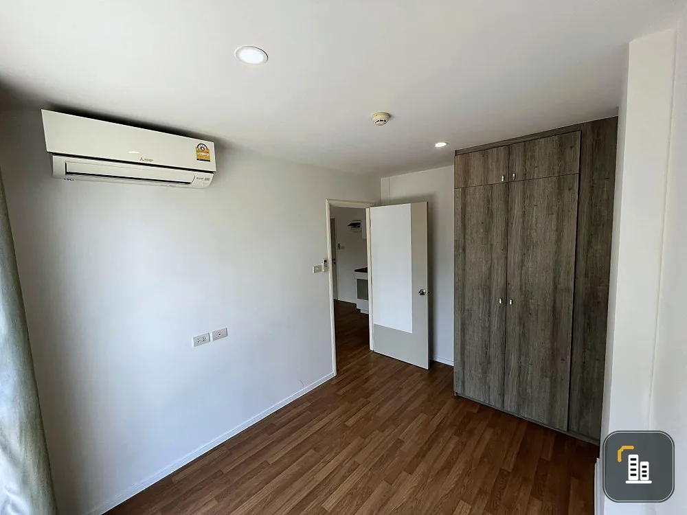 For sale, Lumpini Place Bangna Km.3, Building B, 2nd floor, empty room, room in good condition, nice to book now, don't wait, hurry up.