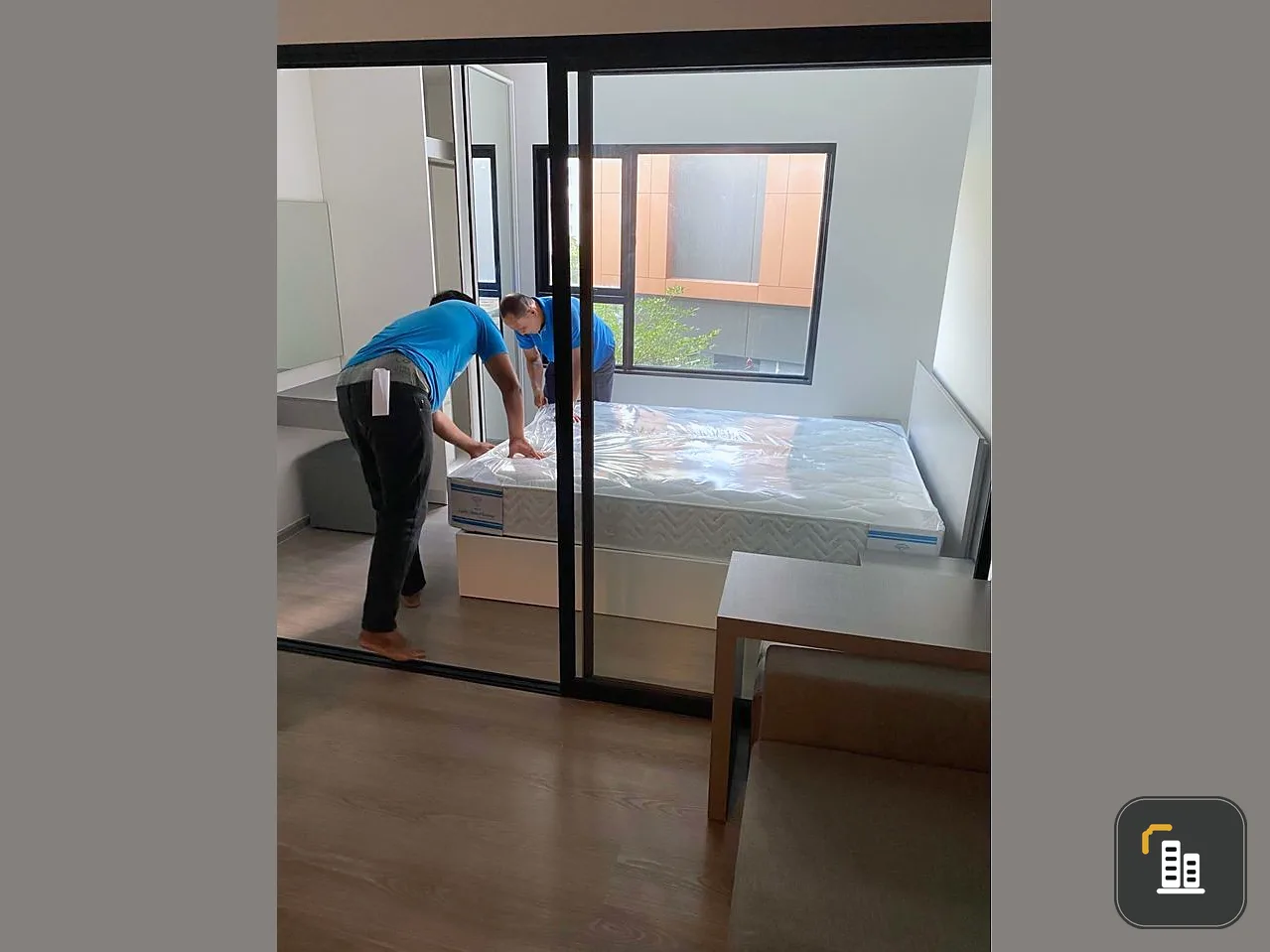 Sell, rent, Aspire Sathorn - Taksin (Copper Zone), partitioned room, fully furnished, ready to move in, book now.