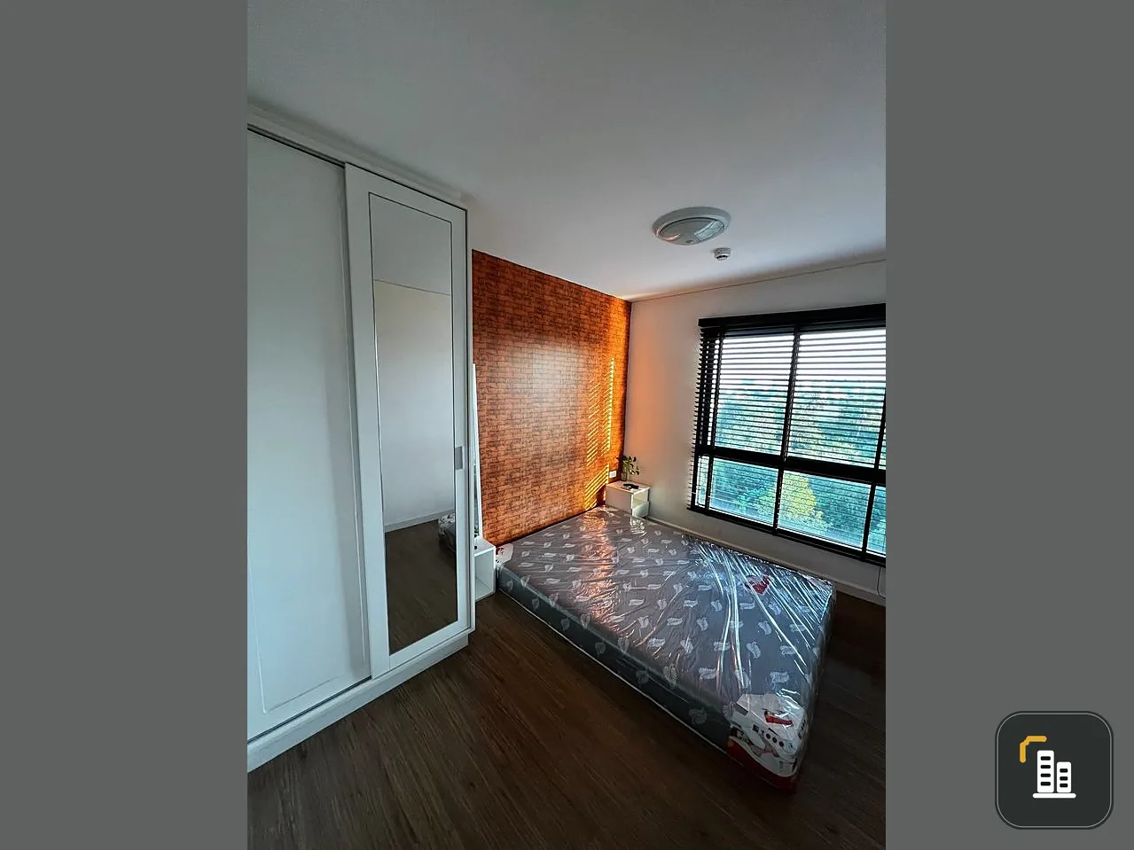 Sell I Condo Ngamwongwan, 2 nice rooms, furnished + complete set of electrical appliances, best price, book now