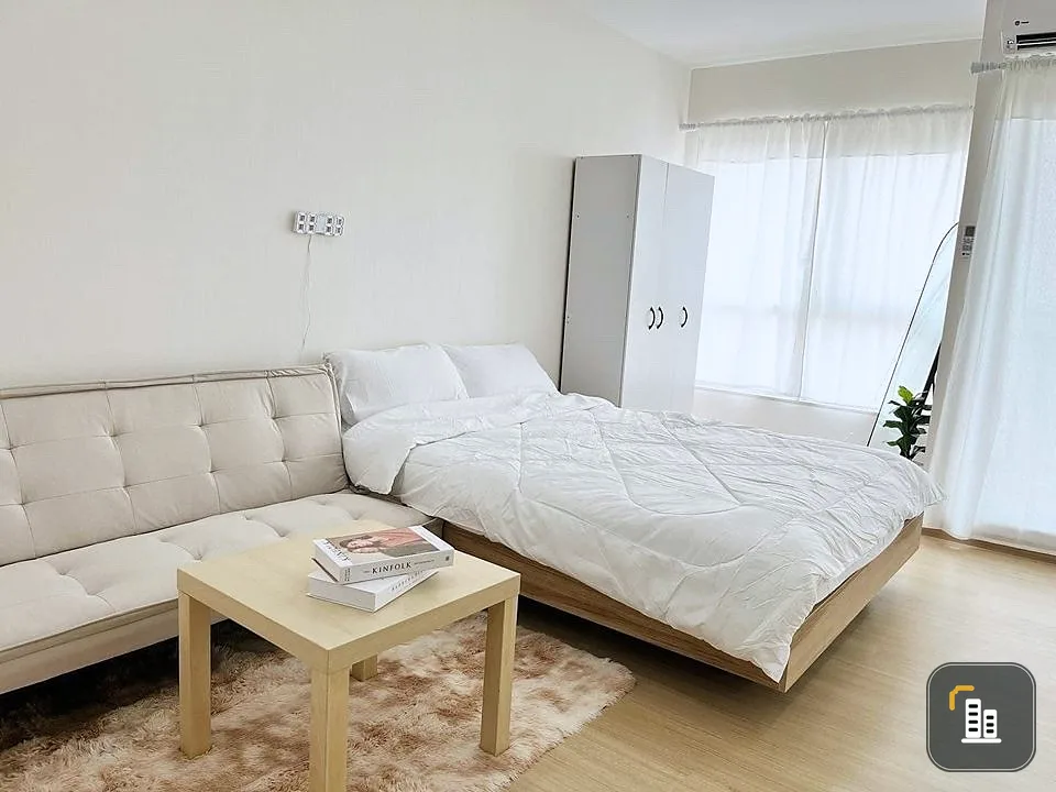 Condo For sale, rent, Supalai Veranda Phasi Charoen Station The room is decorated in clean white tones.