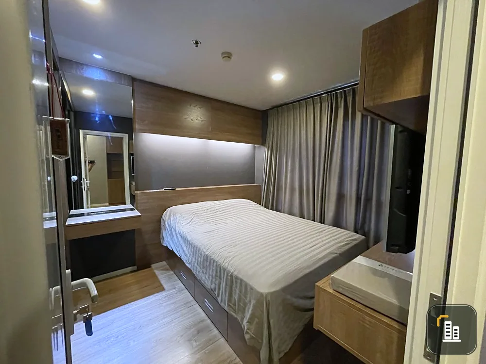 Condo for sale, Lumpini Srinakarin, Huamark Station, nice decorated room Built-in in the whole room Complete in one place. Hurry up to reserve.