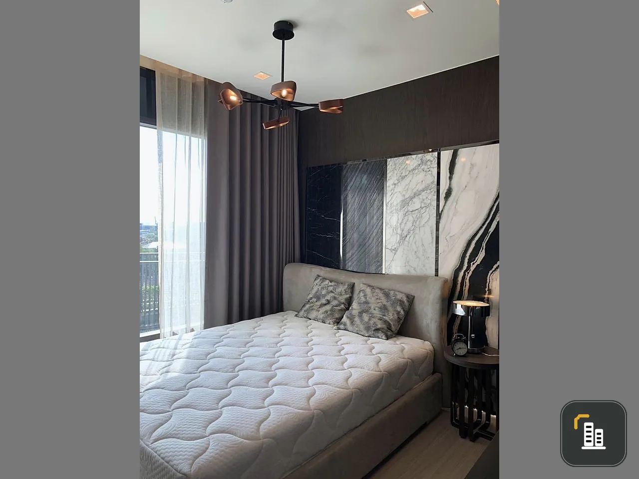 For rent, Life Sukhumvit 62, 5th floor, beautiful room, fully decorated, luxurious. Tell me that it's very nice to live in. Book now. Hurry up.