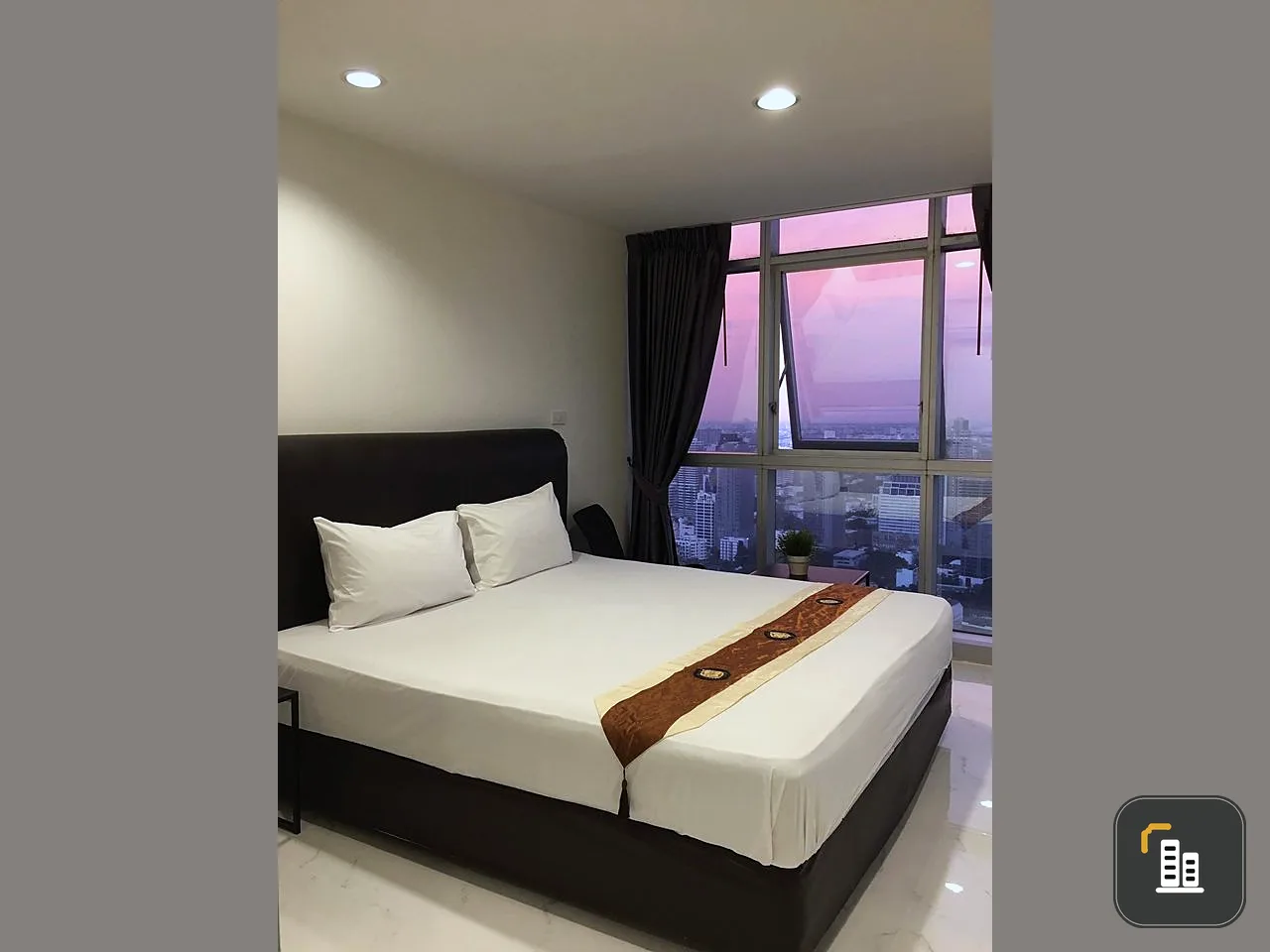 For rent, The Waterford Diamond, Sukhumvit 30/1, high floor, good view, fully furnished, ready to move in. Not booking is a big mistake.