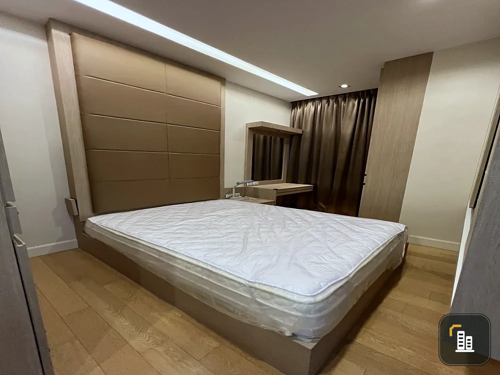 Urgent sale or rent!! Condo Equinox Phahon-Vipha, room number 345/381, good condition room, fully furnished, don't miss it!!