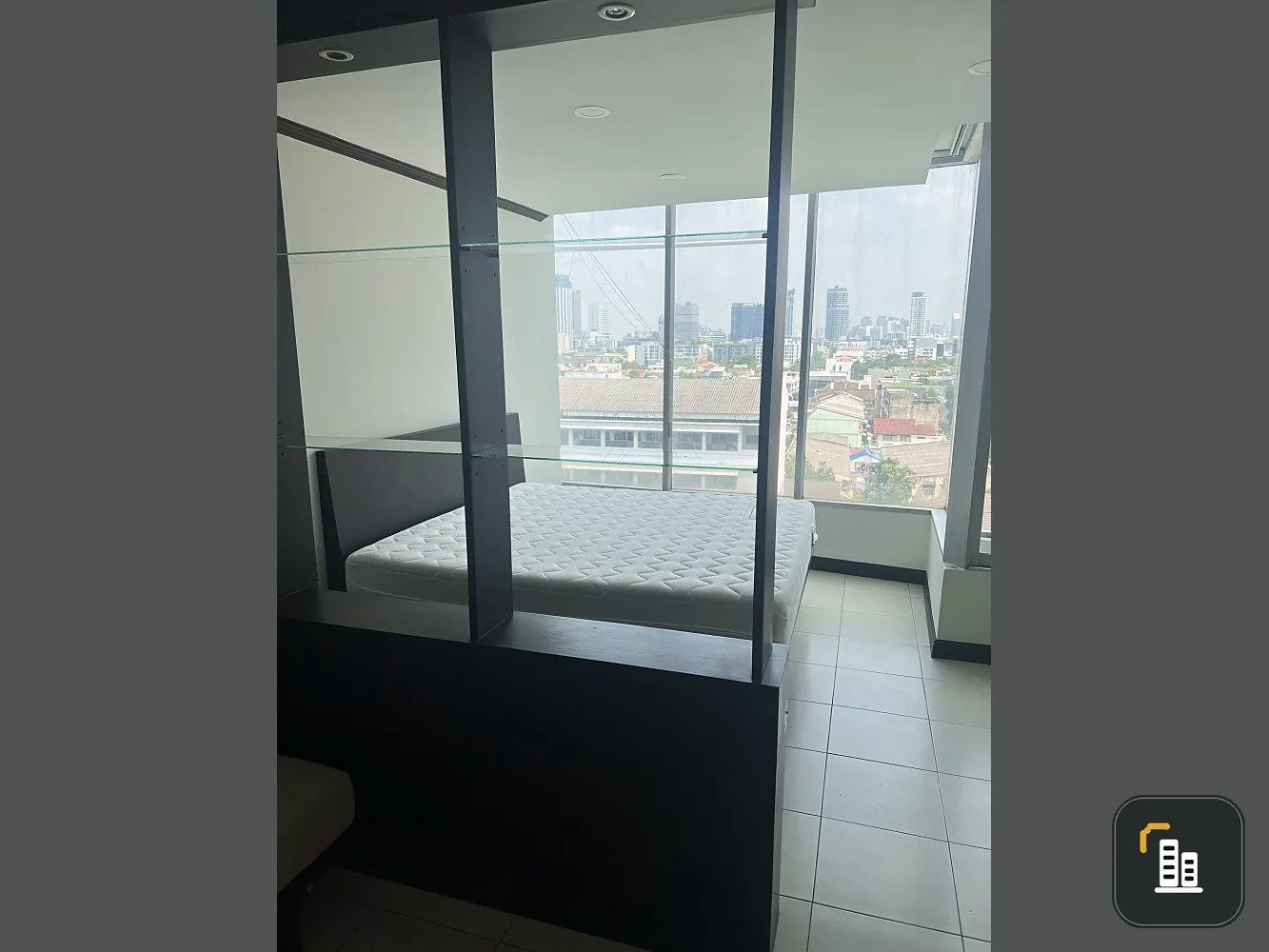 Selling La Maison Phaholyothin 24, spacious room, separating the room Pool view. Book now. Don't miss it.