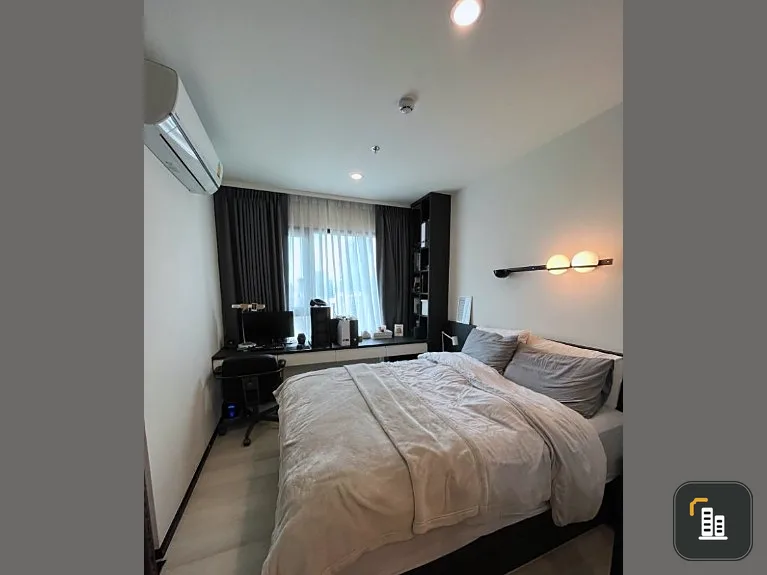 For sale, Life Asoke, 29th floor, north, city view, room decorated with good furniture, beautiful and livable, hurry to book now.