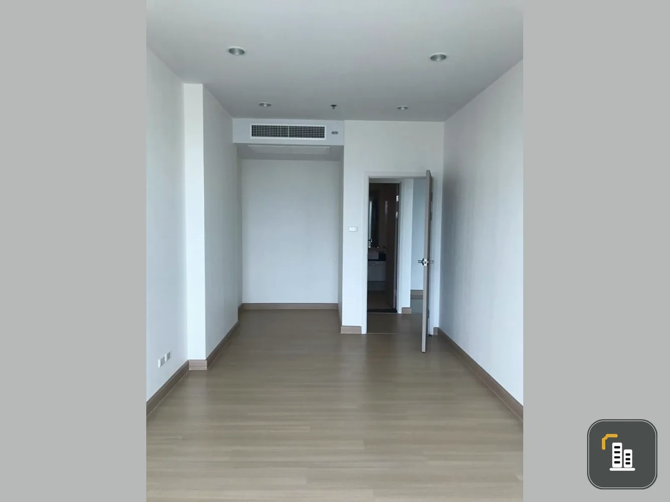 Condo for sale Supalai Lite Ratchada-Narathiwat-Sathorn Complete with furniture and electrical appliances, book now.
