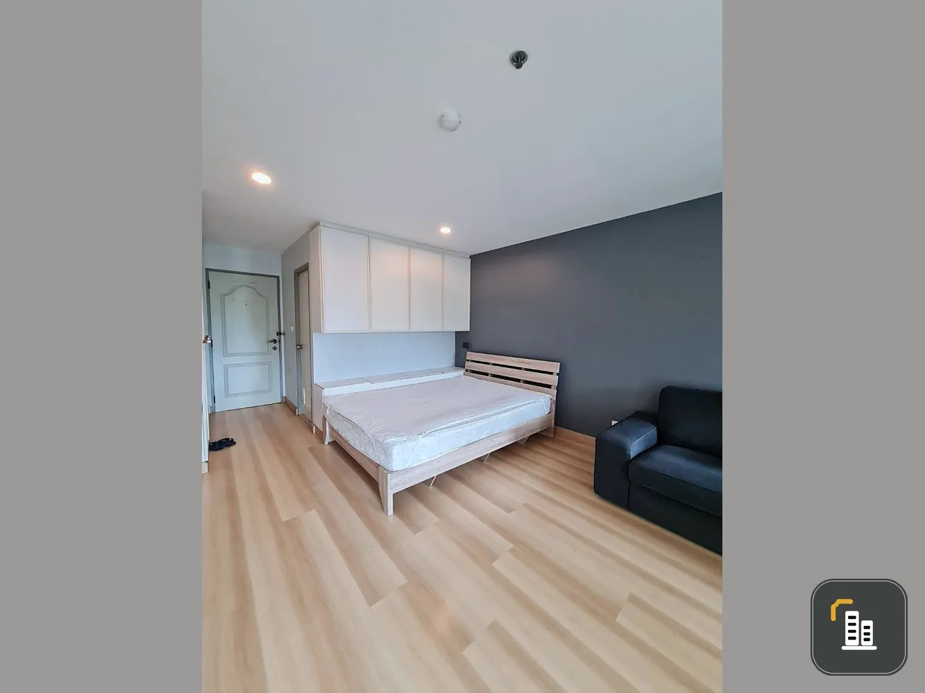 Sell Condo Regent Home 5 Ratchada 19, Studio room, size 31.5 sq m., Building B, 5th floor, nice decoration, book now