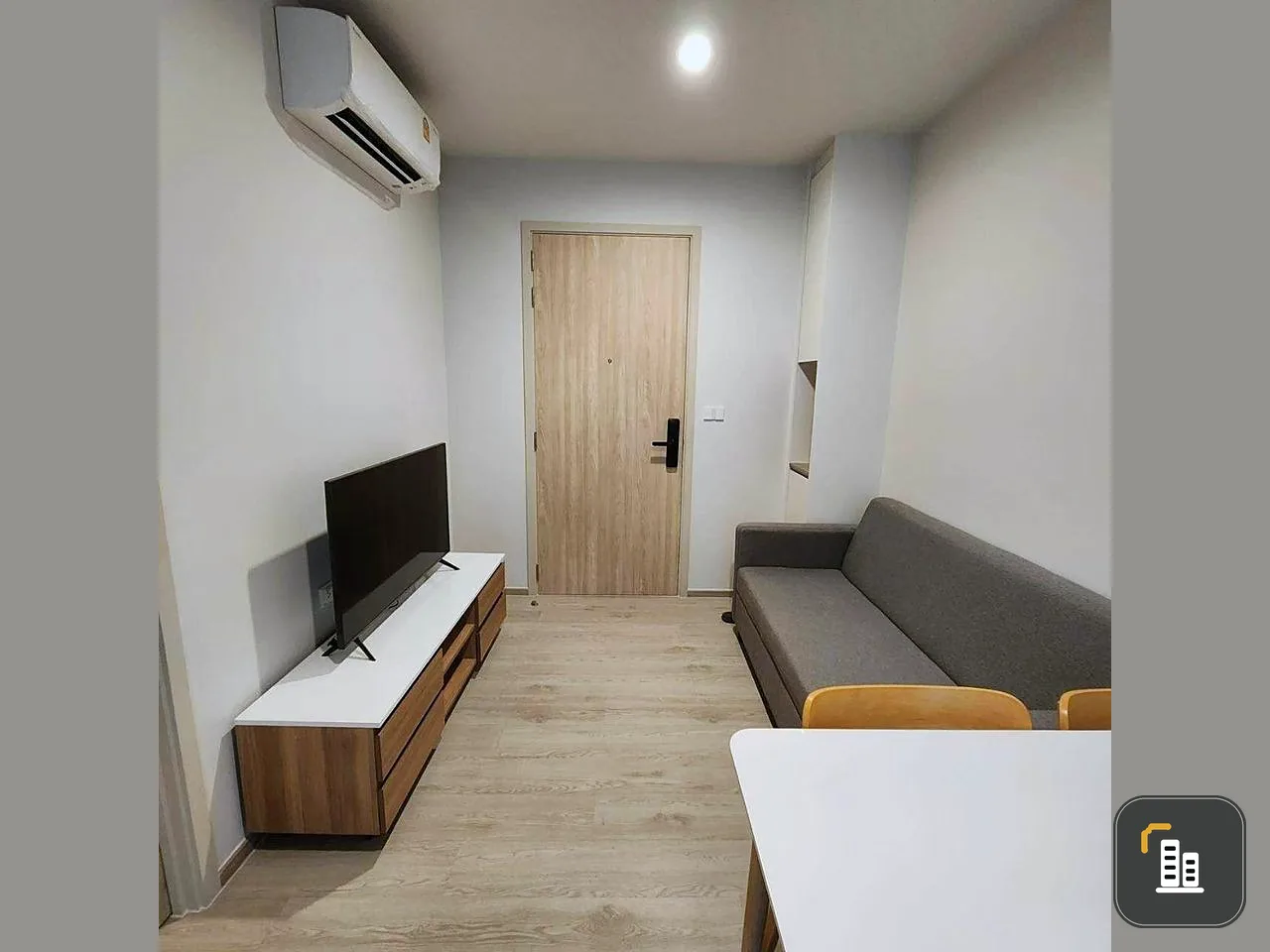 Condo for rent NUE Noble Center Bangna, ready to move in room. furniture ready Complete electrical appliances. Don't miss out.