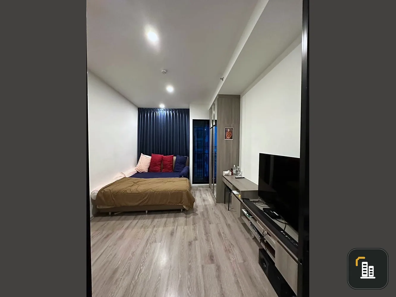 Knights Bridge Collage condo for sale, nice room, furniture + complete set of electrical appliances, hurry to book now