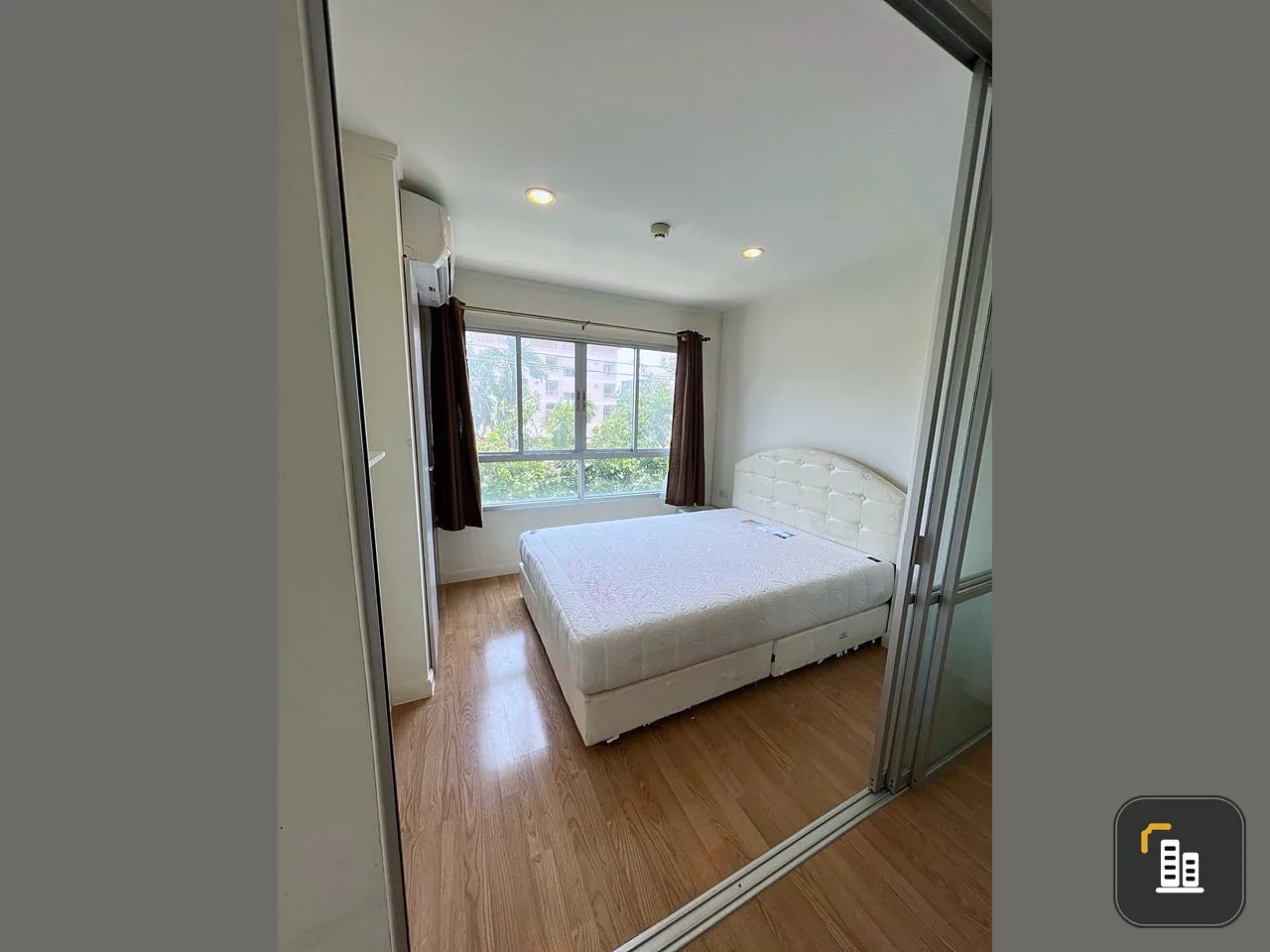 For sale, Lumpini Ville Phatthanakan-New Phetchaburi, Building A1, 3rd floor, nice partition room, reserve it as an owner.