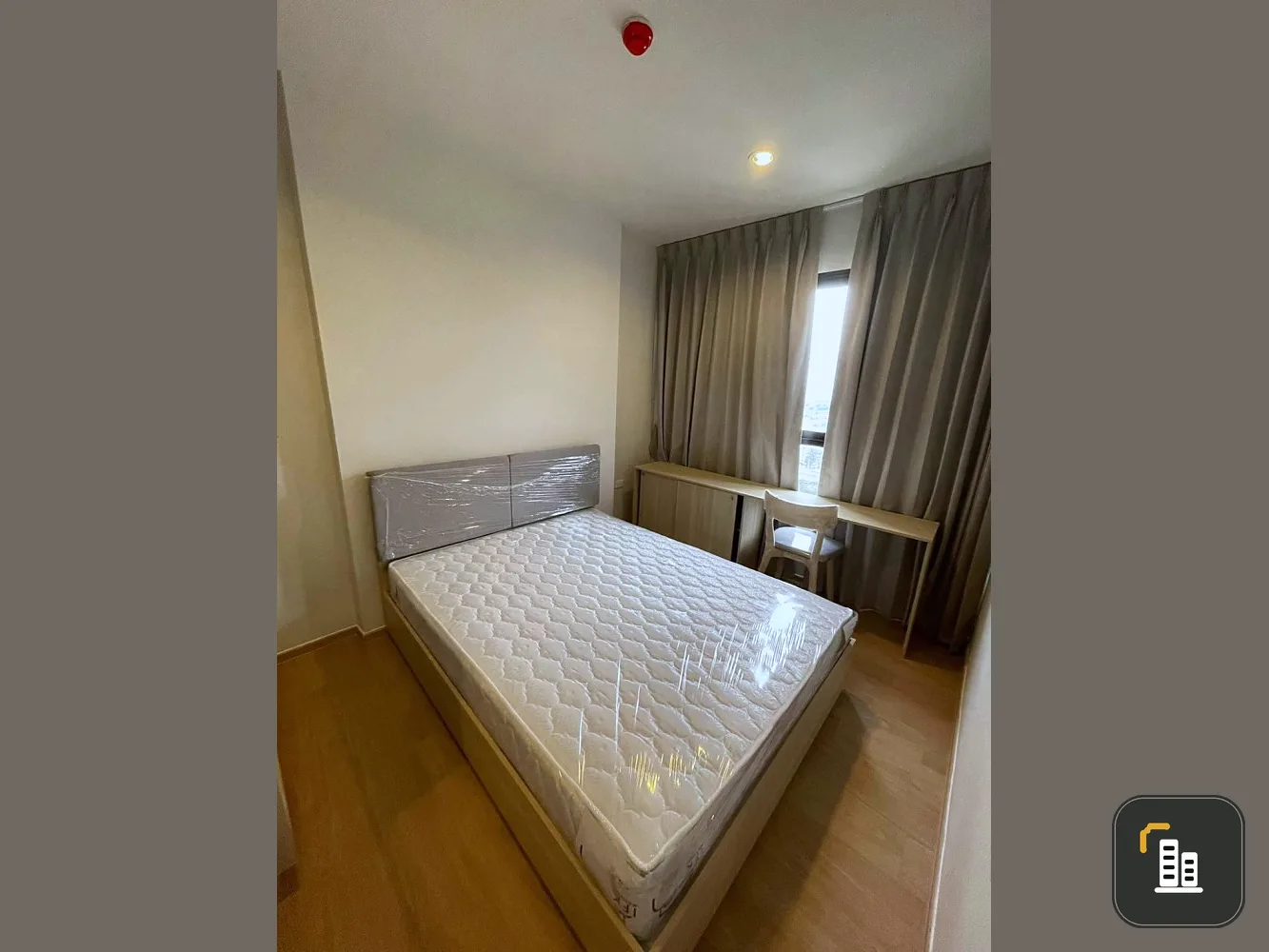 For rent, Common TU, 22nd floor, spacious room, comfortable Carry the bag and move in right away. Book now. Don't miss it.