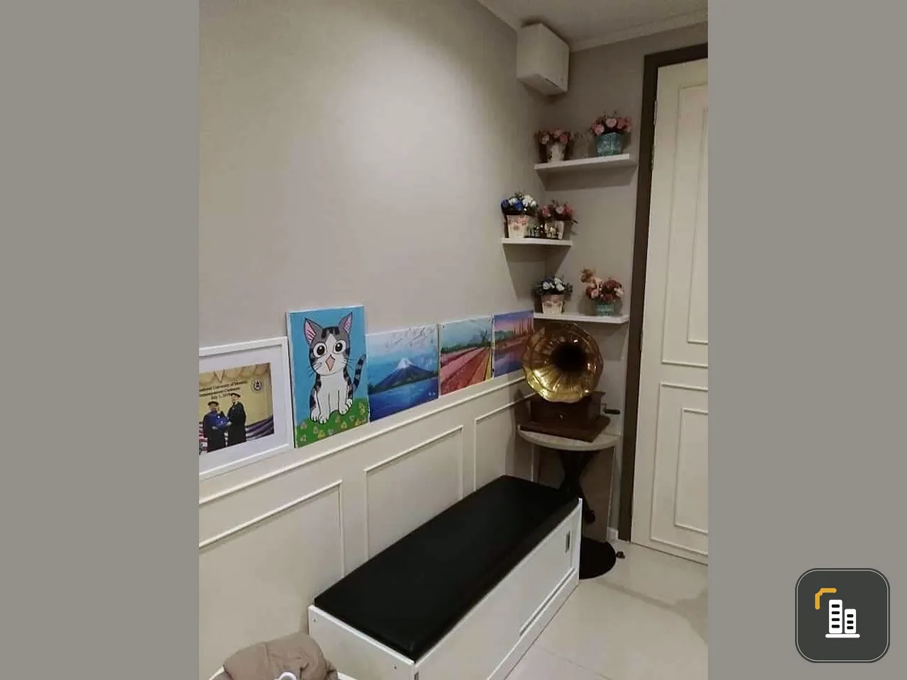 Condo for sale, Quinn Ratchada 17, nice room, wide size, fully furnished, white, tender, good price, don't miss it.