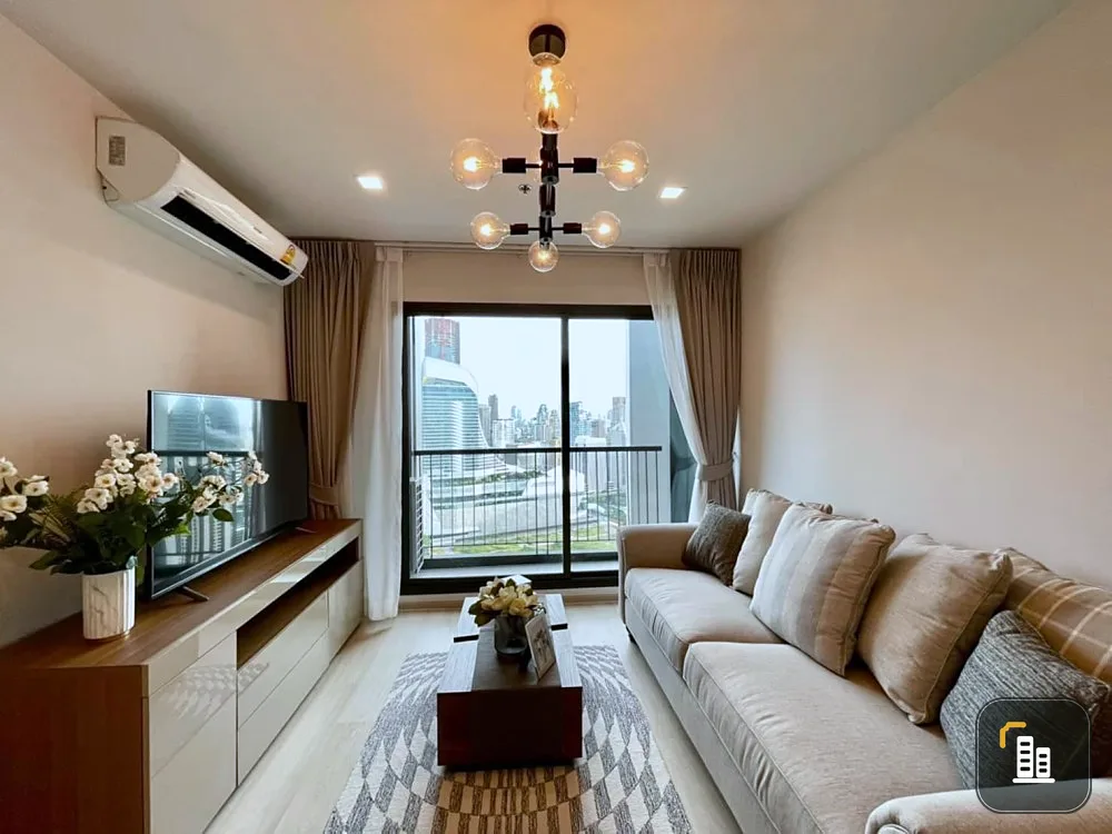 For rent, Life One Wireless, high floor, Central Embassy view, elegant decorated room, very stylish, do not miss a reservation.